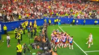 Испания Уверенно Лидирует в Полуфинале Чемпионата Мира по Футболу
