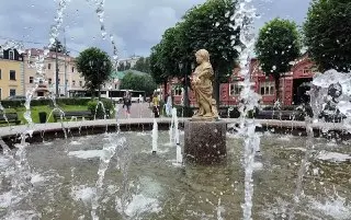 Фонтаны Клину: Летний Уход за Водными Украшениями Городских Скверов