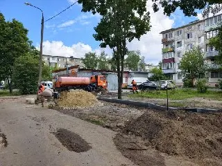 На улице Иванова завершат обустройство новой парковки