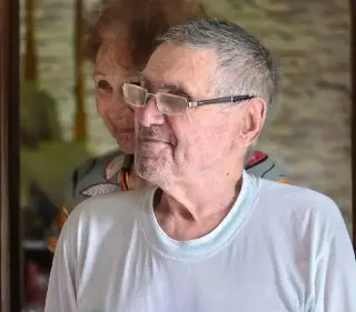 Строителю микрорайона 85 лет: поздравления от властей