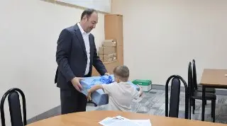 Глава округа поздравил сына героя с пятилетием