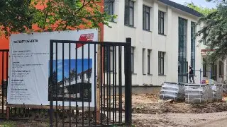 Обновление Протвинского лицея: фасад почти готов, благоустройство продолжается