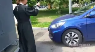 Священник Окропил Машины на АЗС, Ускорив Очередь