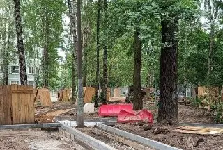 Благоустройство двора на Новгородской улице в Лианозово