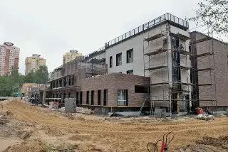 Строительство нового детского сада и школы в Реутове продолжается