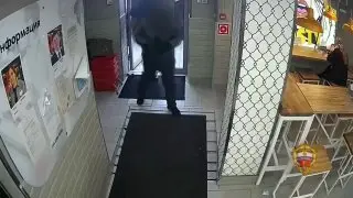 Мужчина украл 7 кг икры в центре города: детали инцидента