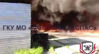 В Бронницах локализован пожар на двух бензовозах