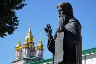 Торжественная литургия в Троице-Сергиевой лавре: Патриарх Кирилл и паломники