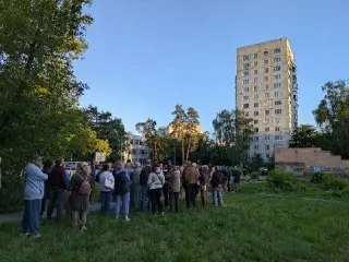 Жители Жуковского защищают 60 деревьев от вырубки под высотку