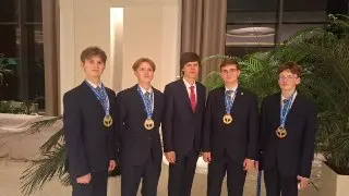Московские школьники завоевали четыре золотые медали на Олимпиаде по химии