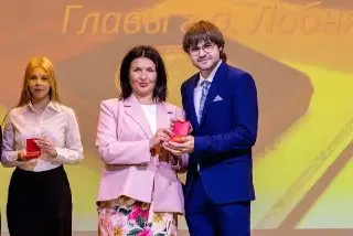 Выпускникам Лобни вручили золотые и серебряные медали