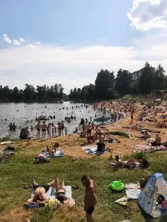 Спасатели нашли утопленника: мужчина уснул на берегу озера