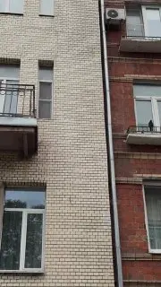Уникальный узкий жилой дом в Москве: всего 3,5 метра шириной
