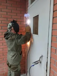 В Подольске отремонтировали более 850 входных дверей в домах