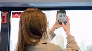 В московских автобусах внедрили голосовые отзывы по QR-коду
