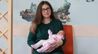 Успешные роды в перинатальном центре: девочка на 30-й неделе
