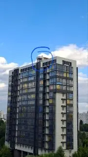 Заброшенный клубный дом на Пришвина зарастает травой