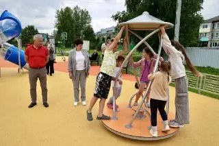В Нелидово открыли новую детскую площадку для детей
