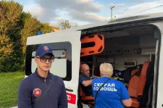 Сотрудники безопасности спасли водителей от массовой аварии в Москве