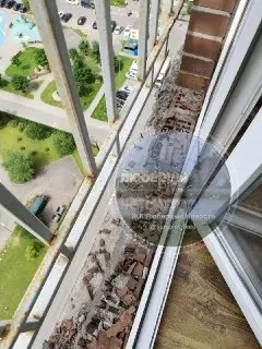 Опасное разрушение фасада в ЖК: керамические блоки под угрозой