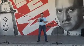Фестиваль поэзии «Во весь голос» в честь Маяковского прошел в сквере Солнца