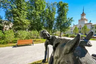 В Москве благоустроили сквер рядом с Центральным ипподромом