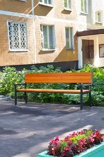 В районе установили новые скамейки для комфортного отдыха