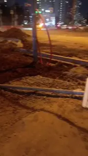 Ремонт перекрестка создает проблемы для доставки в городе