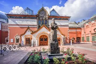 Фасад Третьяковки: Символ Неорусского Стиля в Архитектуре