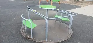 Суд взыскал компенсацию с властей за травмы детей на аттракционе