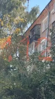Взрыв петарды в квартире: мужчина эвакуирован с балкона