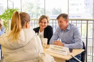 Контракт с Минобороны: Героизм или Убежище от Проблем?