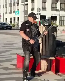 Уличные музыканты завоевывают площадь Туве Янссон
