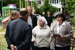 Заместители главы Жуковского продолжают обходы дворовых территорий