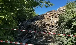 В Туголесском Бору завершили демонтаж аварийных зданий