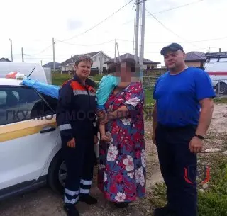 Спасение двухлетнего ребенка из запертого автомобиля