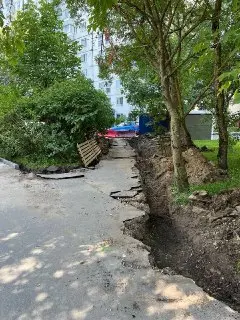 Перекрытие пути к остановке в 18 микрорайоне: что нужно знать