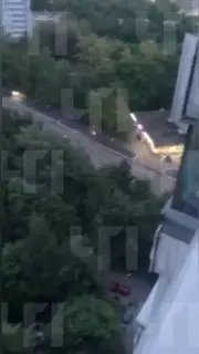 Нетрезвый экскаваторщик повредил витрину магазина в центре города