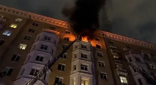 Пожар в жилом доме: эвакуация жильцов на Гончарной
