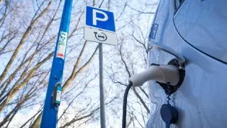 В Подмосковье установят 50 новых зарядных станций к 2026 году