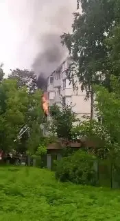 Взрыв газового баллона вызывает пожар в жилом доме Подмосковья