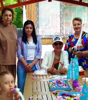 Творческий мастер-класс в Южном Медведково: создаем украшения с цветами