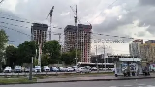 На Бульваре Рокоссовского строят новый ТРЦ и квартал