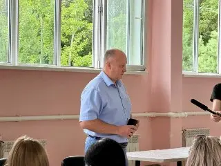 Встреча с жителями: помощь пострадавшим в школе №4
