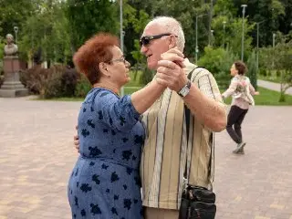 Танцующий Четверг: Ретро-площадка в Парке Восточный 30 Июля