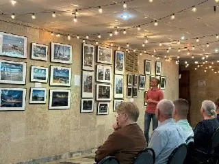 Фотовыставка «Балтийские зарисовки» открылась в центре «Русь»