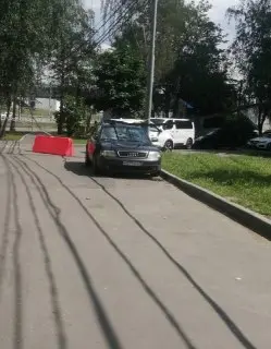 Упавший кабель на улице Липецкой: будьте осторожны!