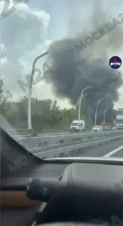 Авария на МСД: самосвал с песком перевернулся и загорелся