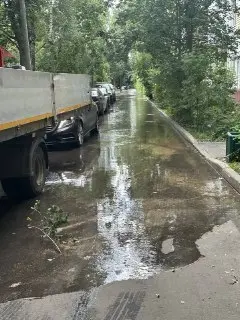 Авария на водопроводе в Сходне: ремонтники повредили трубу