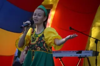 Празднование Дня поселка в Радужном: концерт и ограничения на дороге